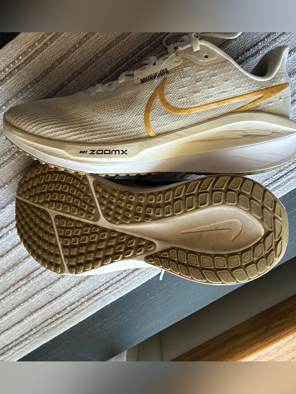 Nike ZoomX Running Shoe — Cream/Gold